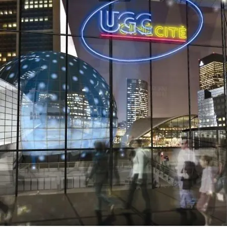 Paris La Defense Studio * クルブヴォア