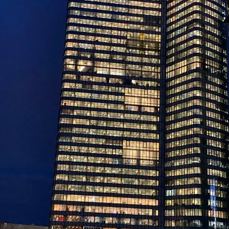 Paris La Defense Studio